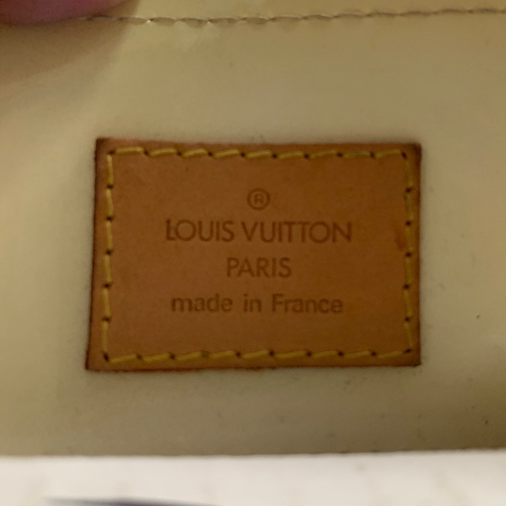 Authentic Louis Vuitton Vernis Reade PM - Picture 3 of 6
